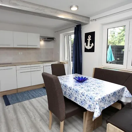 公寓 Apartmaji Na Hribu Nad Portorozem - Hilltop Overlooking 波尔托罗