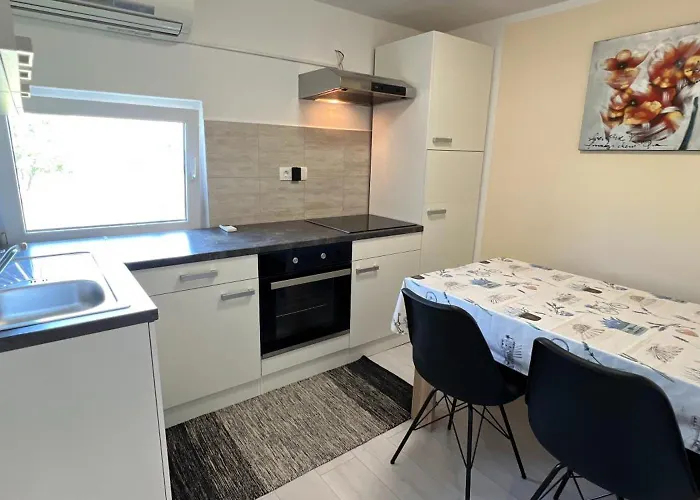 Apartmaji Na Hribu Nad Portorozem - Hilltop Overlooking * Portoroz