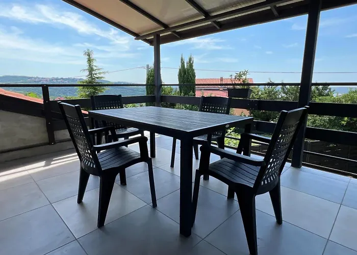 Apartmaji Na Hribu Nad Portorozem - Hilltop Overlooking Apartma Portoroz